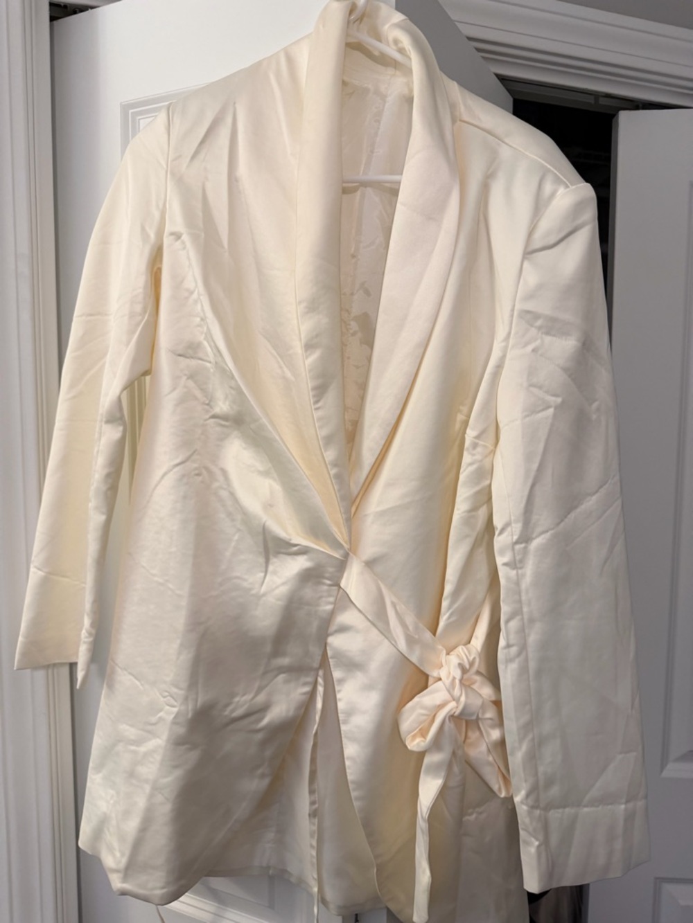 White Elegant Women's High-Quality Satin Cinched Waist Long Sleeve Dress